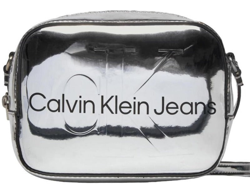 Calvin Klein Jeans Borsetta Sculpted Camera Frosted Almond TCY